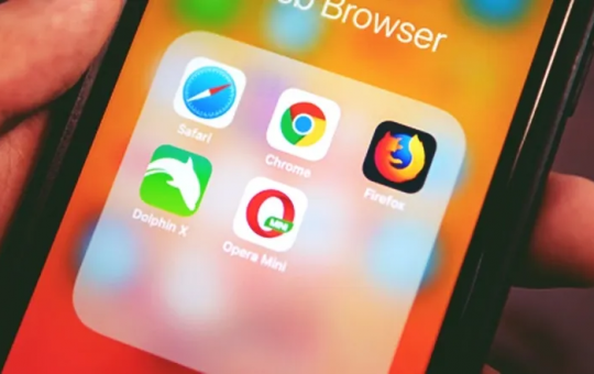 Mozilla, the developer of the Firefox Internet browser, has taken aim at Apple, Google, and Microsoft, claiming that their operating systems make it difficult for browsers such as open source Firefox to be used on the platforms they control.